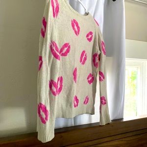 Lip print soft sweater